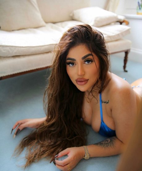 Priya Yasmin X beau modèle photos