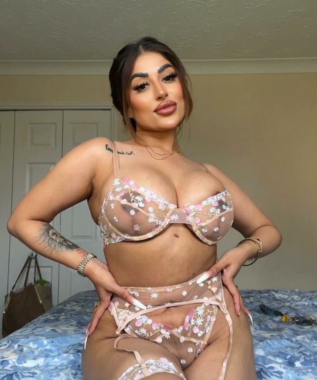 Priya Yasmin X sex star img