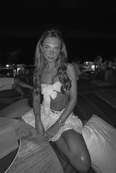 Megan McKenna modelo gratis galerías