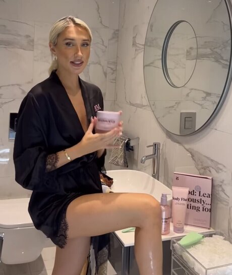 Megan McKenna étoile exclusive img