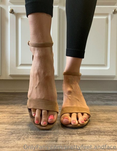 prettyfeet andface modèle exclusif images