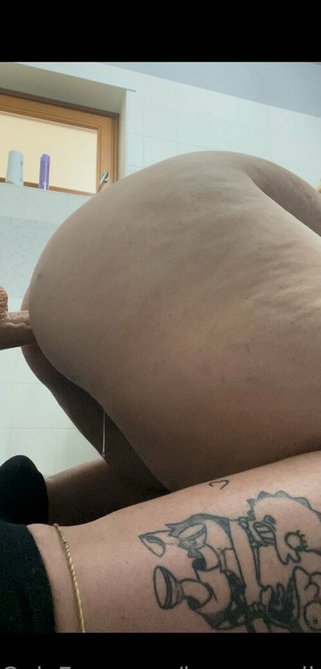 heresaredhead modèles nus des photos