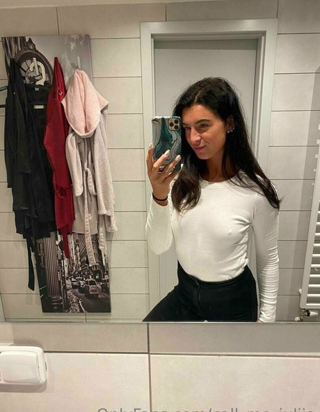 call me juliia actrice chaude collection