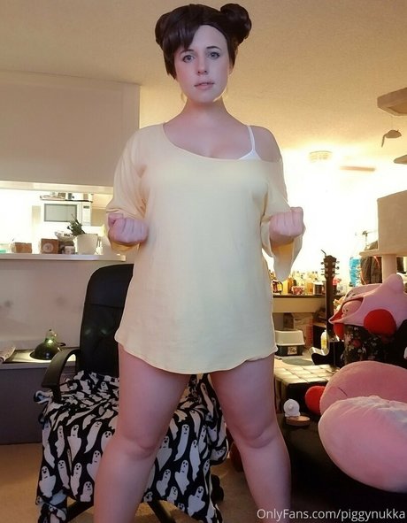 piggynukka actrice sexy galerie