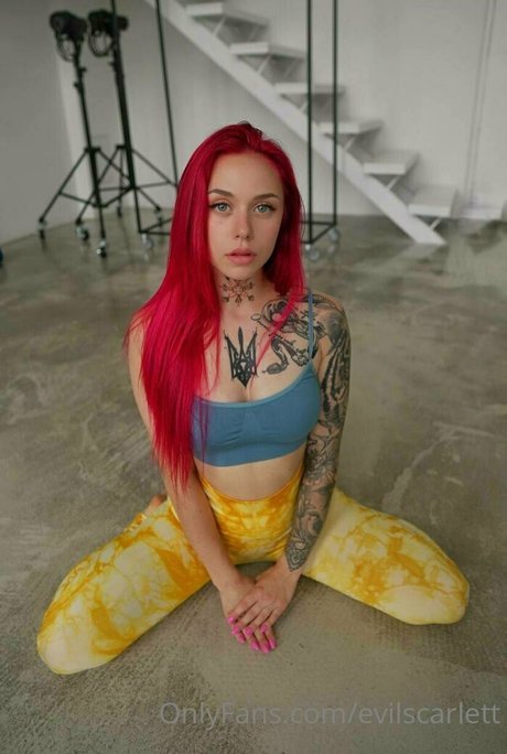 evilscarlett actriz de alta calidad fotos