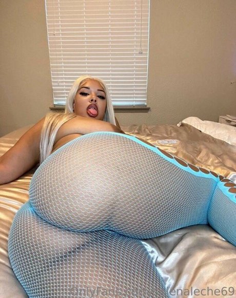 Selenaleche69 naked actress img