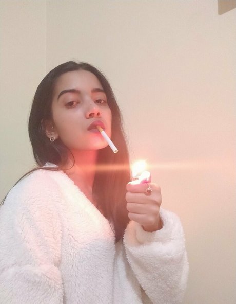 thebeautyofsmoking actriz libre galería