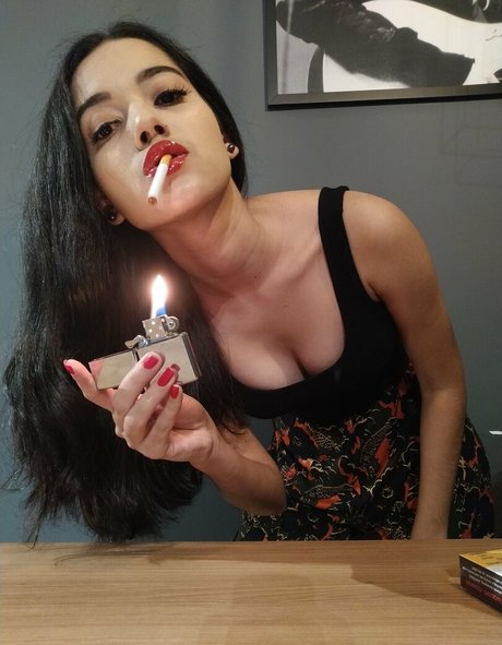 thebeautyofsmoking star du porno érotique image