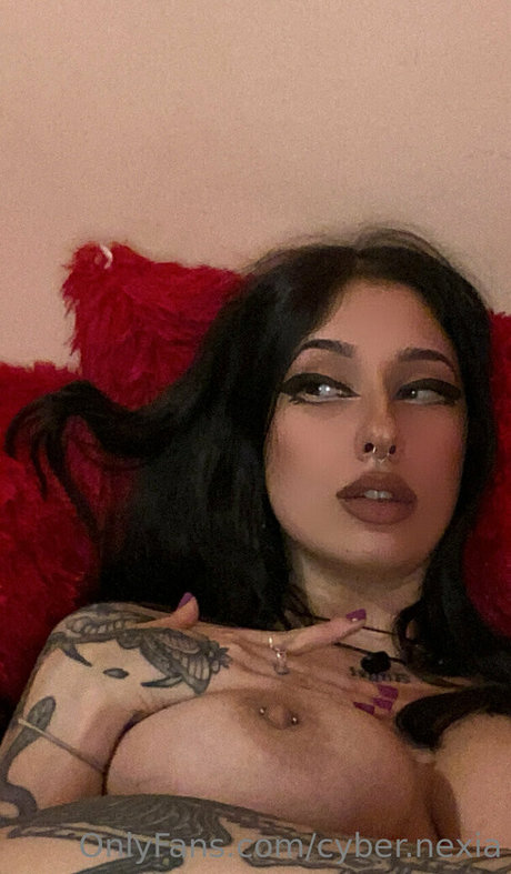 cyber nexia desnudos de modelos foto