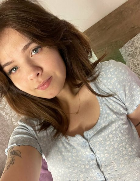 leila l0 modèle gratuit image