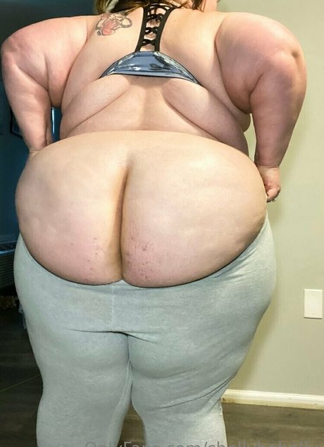 shellybobelly exclusive model pics