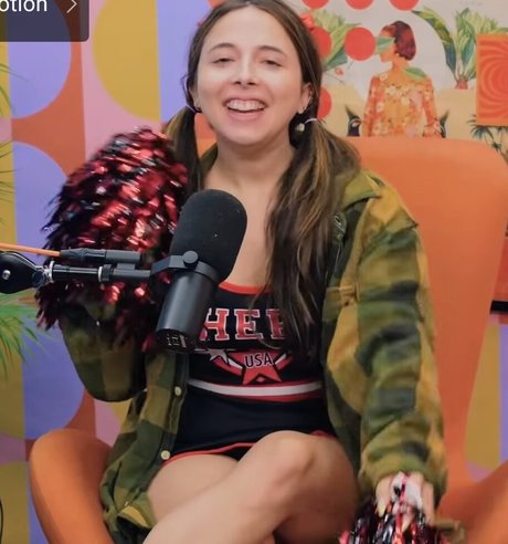 Esther Povitsky estrella porno desnuda foto