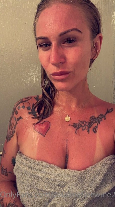 catalinafinewine2023 actriz caliente galerías