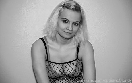 cuteandblondy estrella exclusiva imágenes