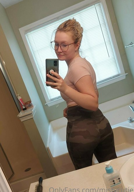 MistyCutie estrella xxx foto