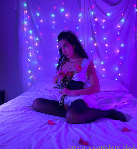 claire black modelo desnuda galerías