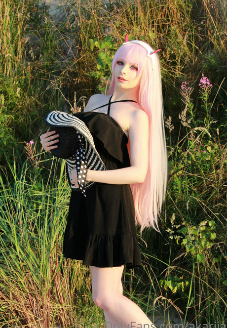 akariia étoile sexy photos