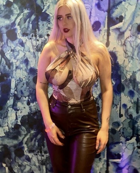 Emma C free pornstar pictures