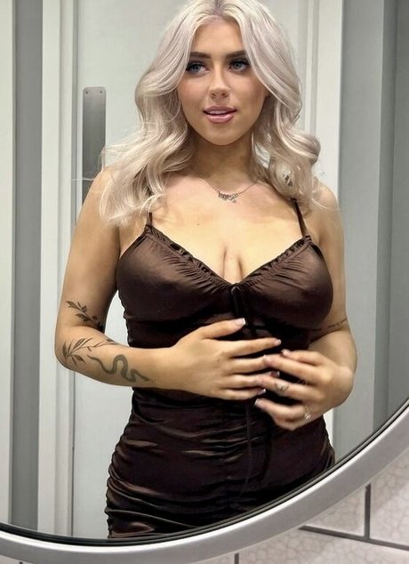 Emma C porn model pic