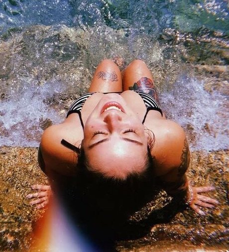 Francesca Vicari jolie actrice photos