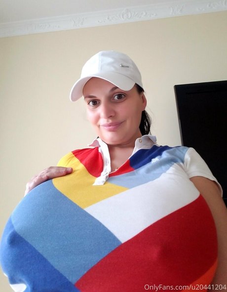 girlwithhugeboobs estrella del arte archivo