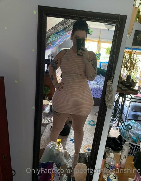 raeofgothiccsunshine pretty model pics