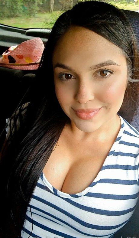 angyb05 bonita modelo archivo