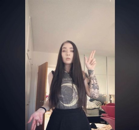 anastasia mcqueen modèle érotique img