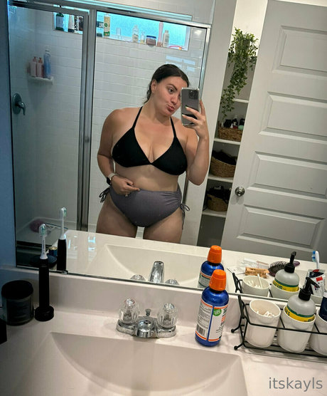 itskayls bonita estrella porno imagen