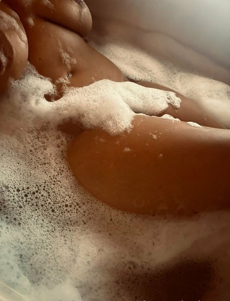 themaskedmrsx nudes model photo