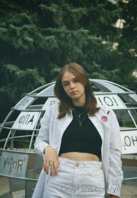 ynayrp modelo erótico imágenes