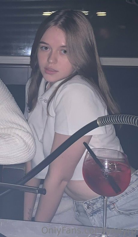 ynayrp modelo atractivo foto