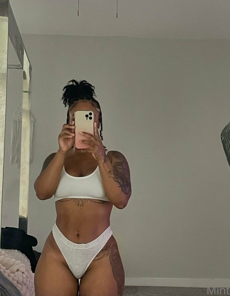 therealbombshell mint hermosa modelo galerías