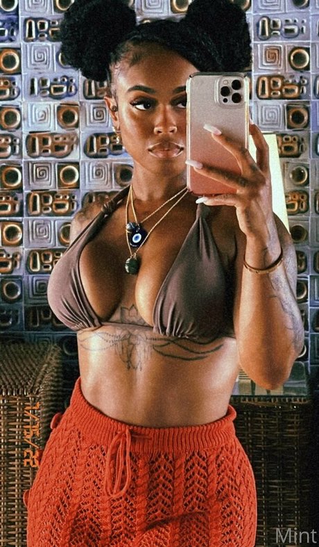 therealbombshell mint modèle hd images