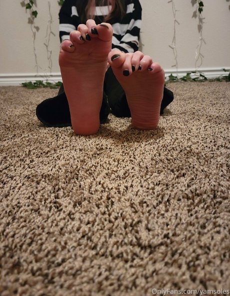 YamSoles star pornographique archive