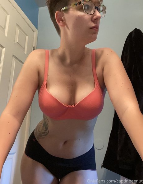 captinpeenut modèle de sexe galerie