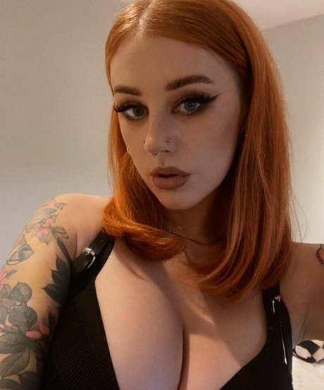 Hollie Rutter sexy pornstar picture