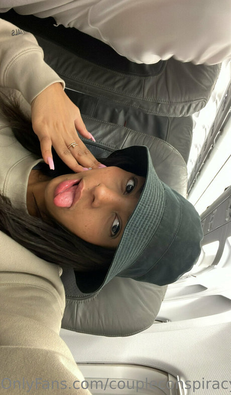 coupleconspiracy modelo caliente fotos