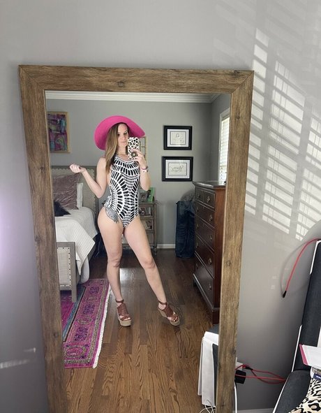 Peach Perfect estrella porno hermosa archivo