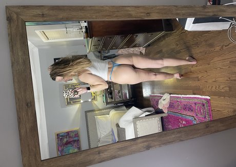 Peach Perfect modelo pornografico galería