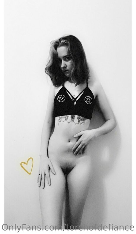 torchofdefiance modèle hd img