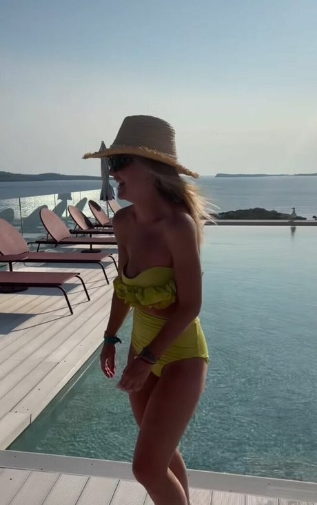 Helen Skelton estrella adulta galería