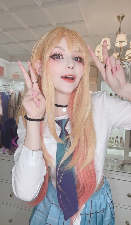 Tsuki Desu modelo pornografico imágenes