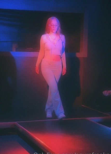 azurefreaks star erotic picture