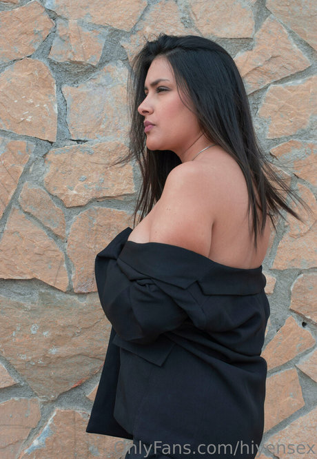 hiyensex star naked photos