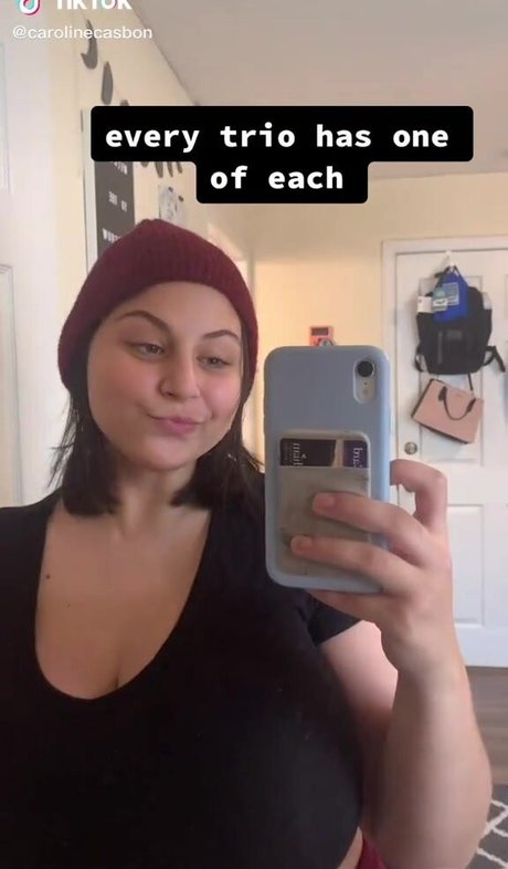 Caroline Casbon modèle magnifique galeries