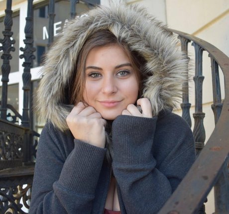 Caroline Casbon modèle sympa photos