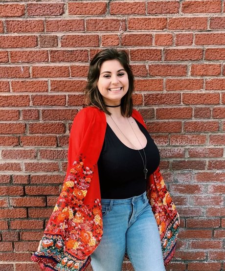 Caroline Casbon star du porno adulte galerie