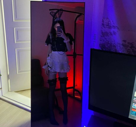 satanmate modelo desnudo archivo