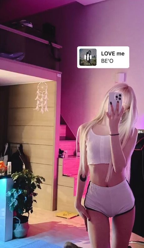 satanmate meilleure actrice photos